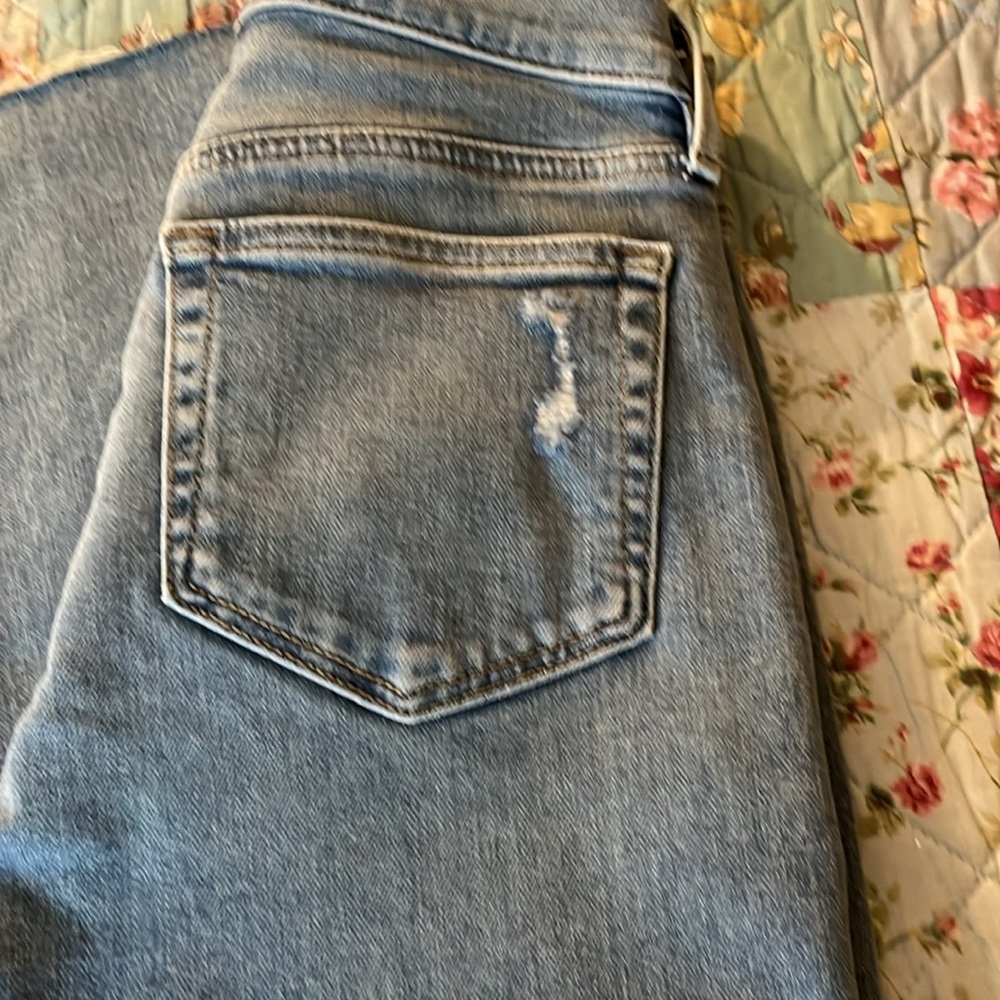 LOFT DISTRESSED NEW JEANS - Picture 7 of 7